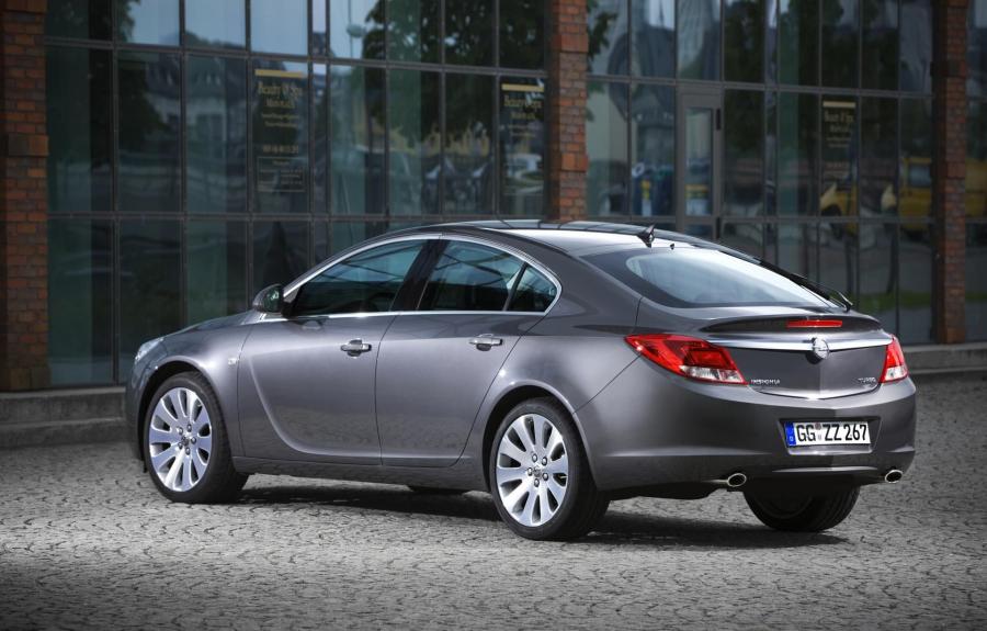  Opel Insignia 2012 года  (фото 12 из 32)